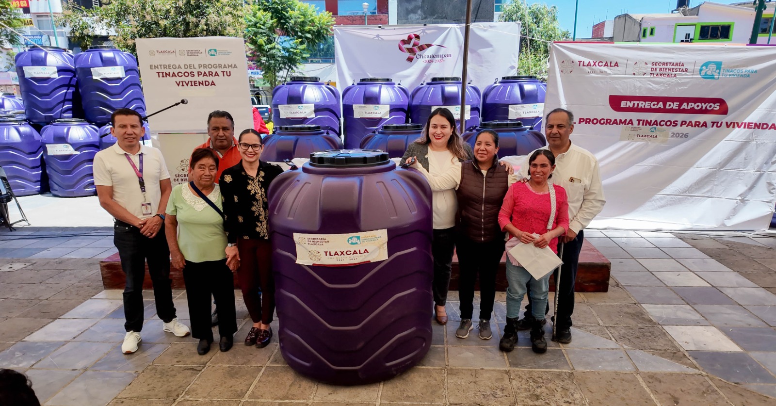 Blanca Angulo y Estela Álvarez encabezan entrega de apoyos a familias chiautempenses
